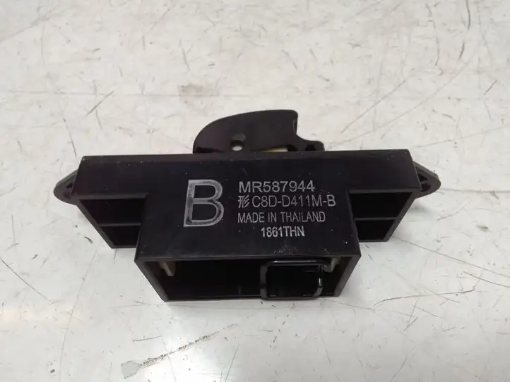 Mitsubishi Outlander (2007 - 2012) MR587944 Кнопка стеклоподъемников — фото 3