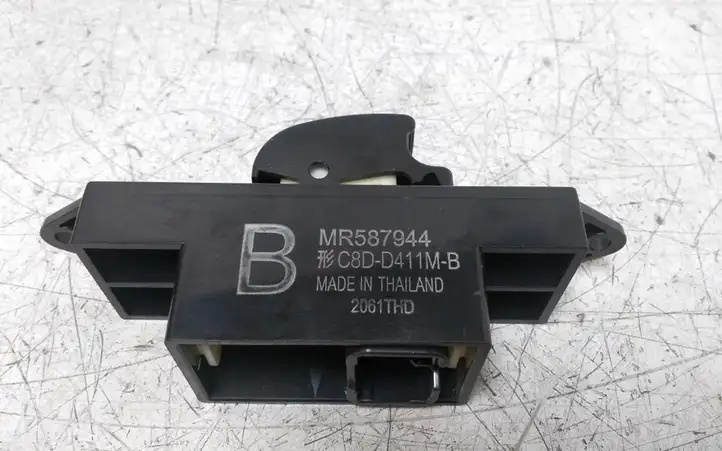 Mitsubishi Outlander (2007 - 2012) MR587944 Кнопка стеклоподъемников — фото 2