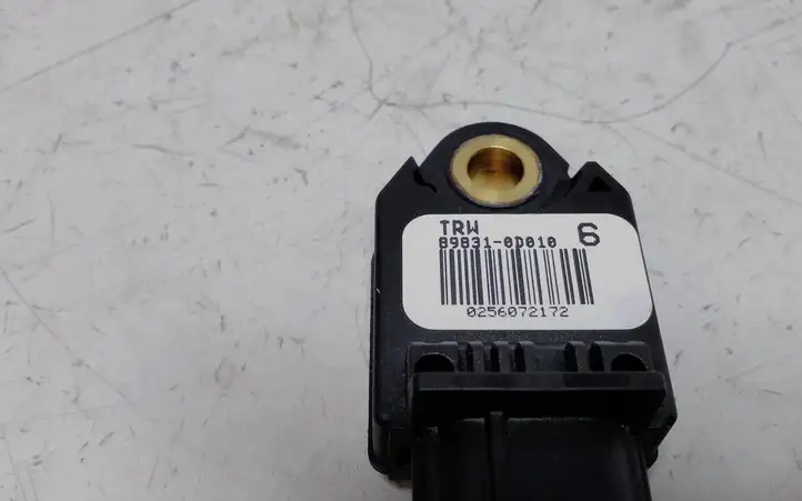 Toyota Yaris (2005 - 2009) 898310D010 Датчик удара SRS — фото 3