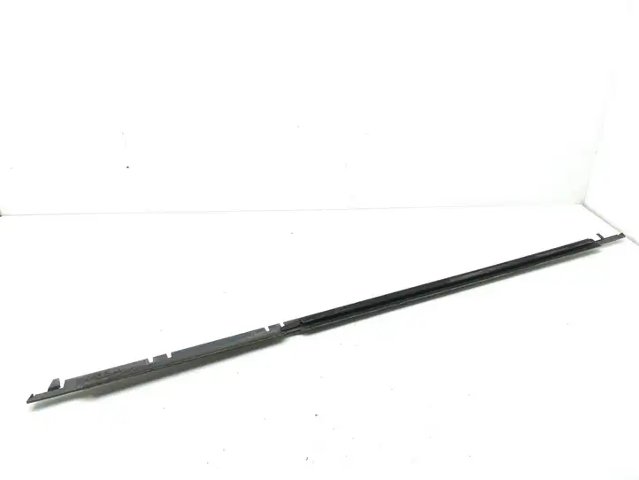 Toyota Avensis T270 (2009 - 2012) Накладка стекла задней двери — фото 3
