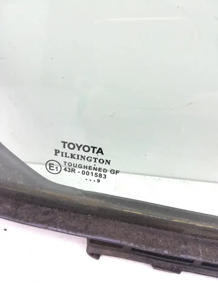 Toyota Avensis T270 (2009 - 2012) Форточка двери — фото 3