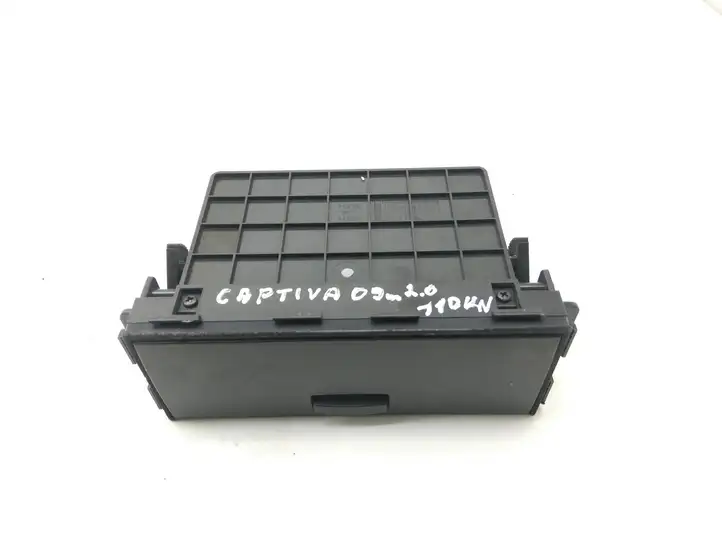 Chevrolet Captiva (2006 - 2011) Вещевой ящик — фото 4