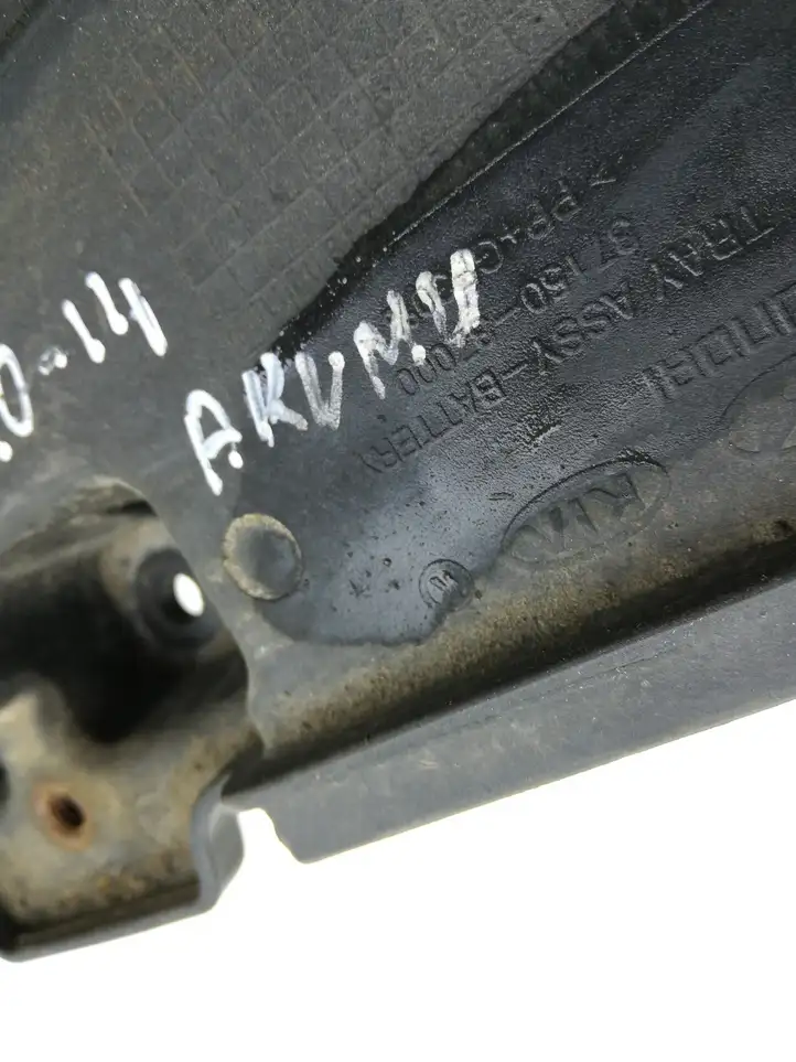 Hyundai i40 (2011 - ) 371503Z000 Площадка аккумулятора — фото 4