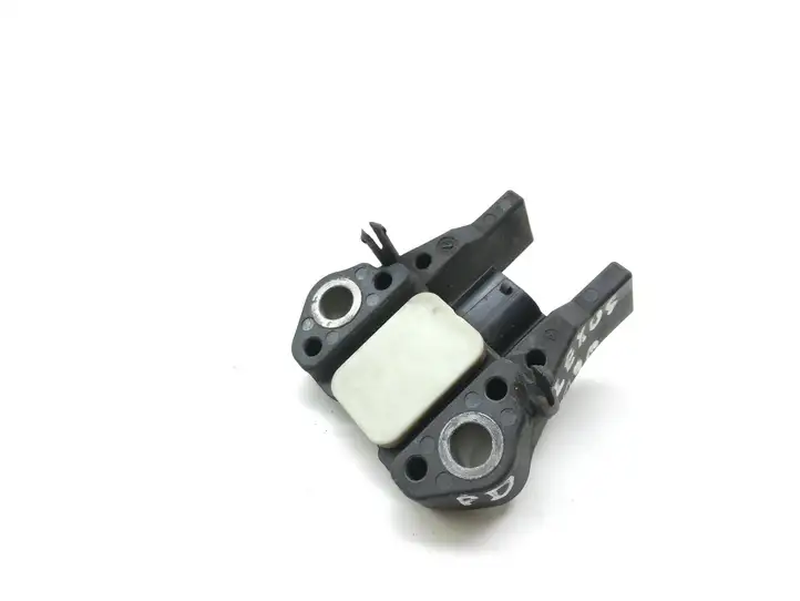 Lexus IS 220D-250-350 (2005 - 2010) 8917353040 Датчик удара SRS — фото 3