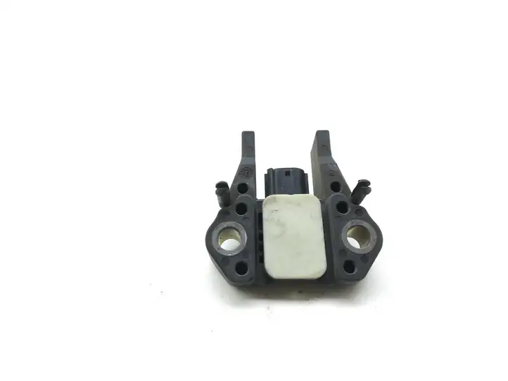 Lexus IS 220D-250-350 (2005 - 2010) 8917353040 Датчик удара SRS — фото 4