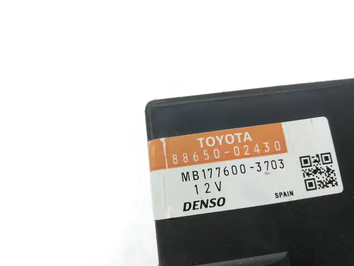 Toyota Auris 150 (2006 - 2012) 8865002430 Модуль управления кондиционером — фото 4