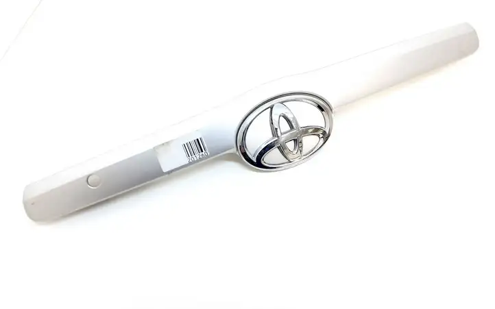 Toyota Camry (2006 - 2011) 7680106120 Подсветка номера — фото 1
