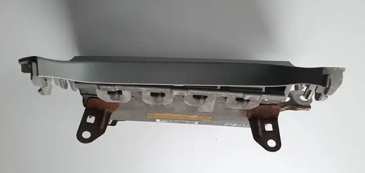 Toyota Prius (XW30) (2009 - 2015) Подушка безопасности пассажира — фото 4