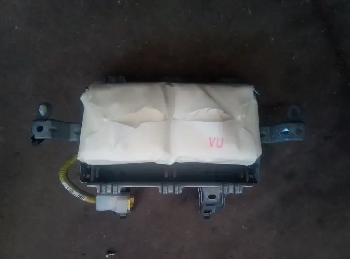 Toyota Prius (XW30) (2009 - 2015) Подушка безопасности пассажира — фото 1