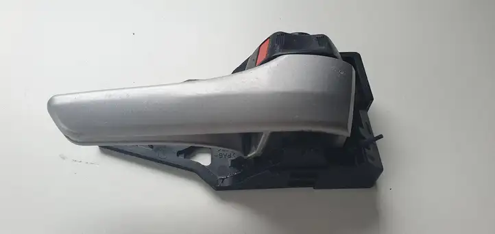 Toyota Prius (XW30) (2009 - 2015) Внутренняя ручка двери — фото 3