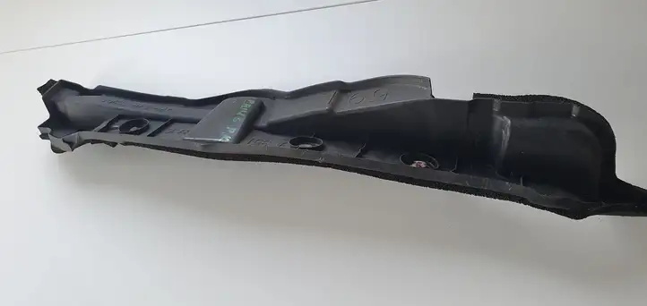 Toyota Prius (XW30) (2009 - 2015) Накладка крыла — фото 2