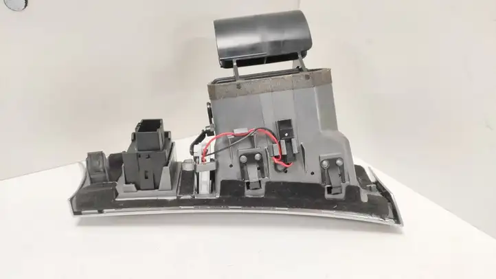 Audi A6 S6 C6 4F (2004 - 2008) 4F1820901A Боковой воздушный дефлектор — фото 3
