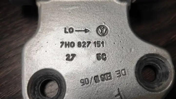 Volkswagen Transporter - Caravelle T5 (2003 - 2009) 7H0827151 Петли крышки багажника — фото 5