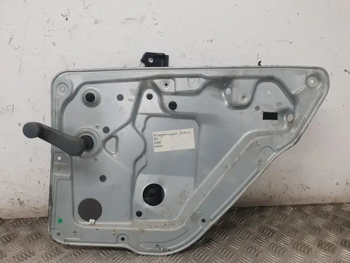 Skoda Fabia Mk1 (6Y) (1999 - 2007) 6Y0839756 Механический стеклоподъемник задней двери — фото 1