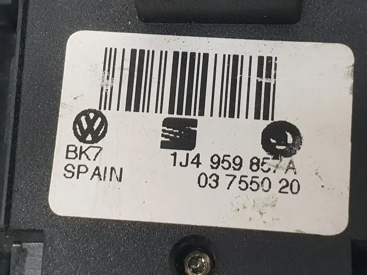 Skoda Octavia Mk1 (1U) (1996 - 2004) 1J4959857A Блок кнопок стеклоподъемников — фото 2