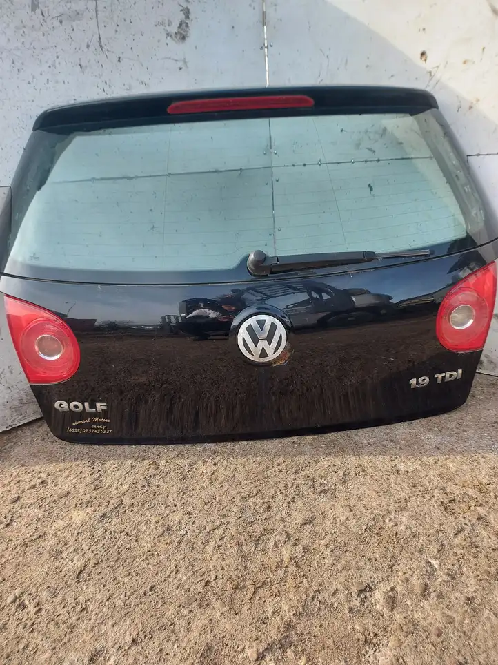 Volkswagen Golf V (2003 - 2009) Крышка багажника — фото 10