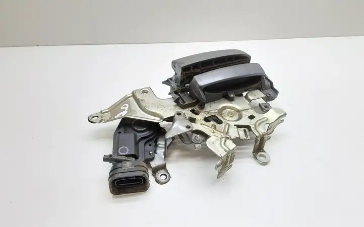 Toyota Previa (XR30, XR40) II (2000 - 2006) Замок задней двери — фото 1
