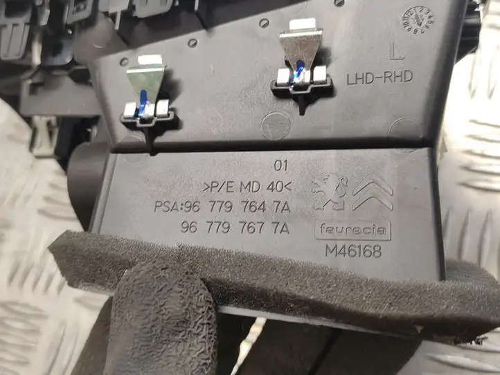 Citroen C4 Grand Picasso (2013 - 2016) 967797647A Боковой воздушный дефлектор — фото 2