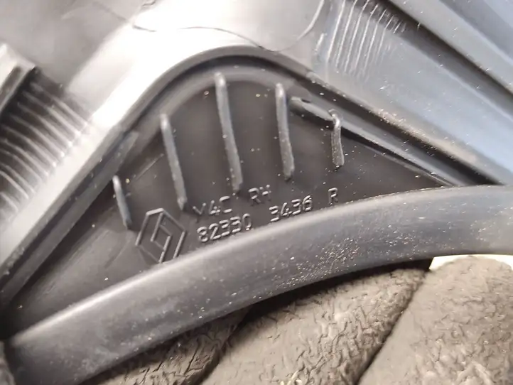 Renault Clio V (2019 - ) 823303236R Накладка стекла задней двери — фото 2