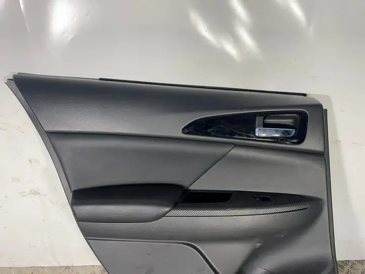 Mitsubishi Eclipse Cross (2018 - ) Обшивка задней двери — фото 2