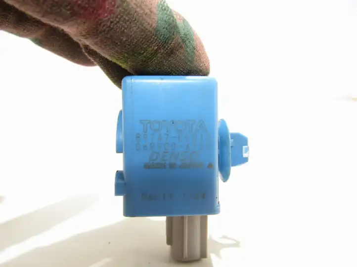 Toyota Avensis T250 (2006 - 2009)   Другой датчик