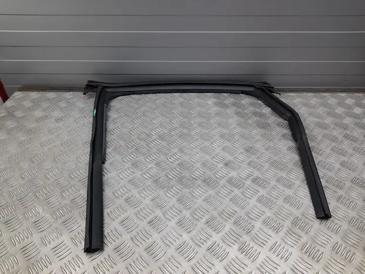 Audi A3/S3 8V (2012 - 2016) 8V5839431 Накладка стекла задней двери — фото 1