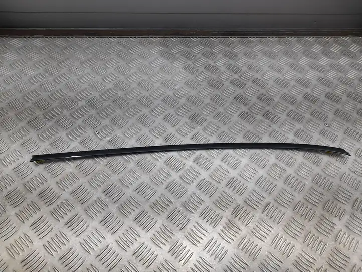 Audi A3/S3 8V (2012 - 2016) 8V5839643C Накладка стекла задней двери — фото 1