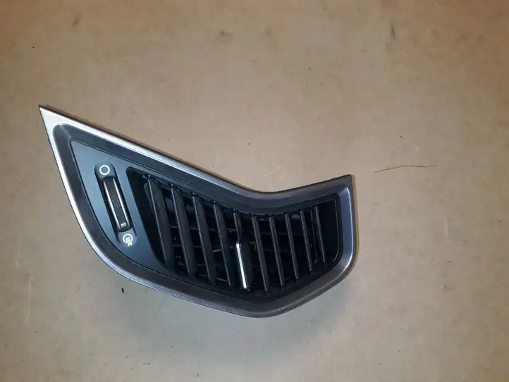 Hyundai Santa Fe (2012 - 2015) 974202W000 Боковой воздушный дефлектор — фото 1