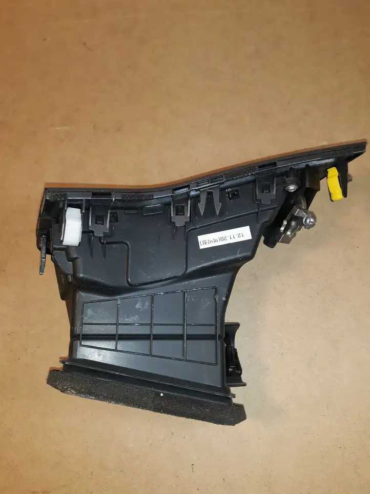 Hyundai Santa Fe (2012 - 2015) 974202W000 Боковой воздушный дефлектор — фото 2