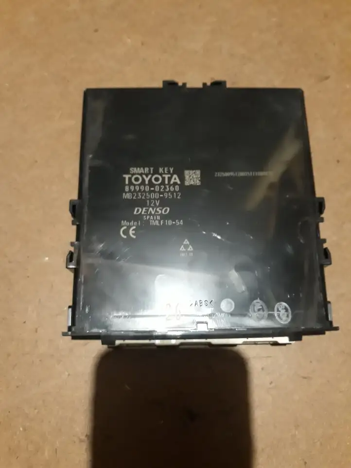 Toyota Auris E180 (2012 - 2018) 8999002360 Прочие блоки управления — фото 2
