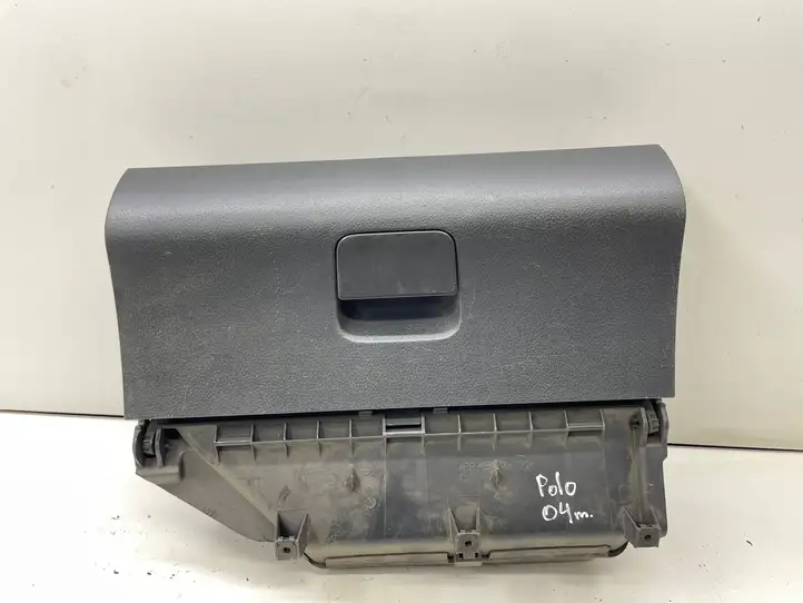 Volkswagen Polo (2001 - 2005)  6Q1857101E Ящик для вещей