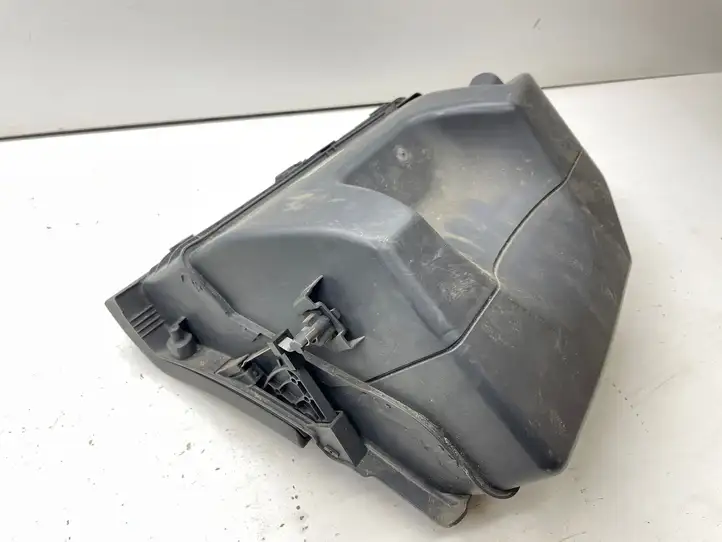 Volkswagen Polo (2001 - 2005)  6Q1857101E Ящик для вещей