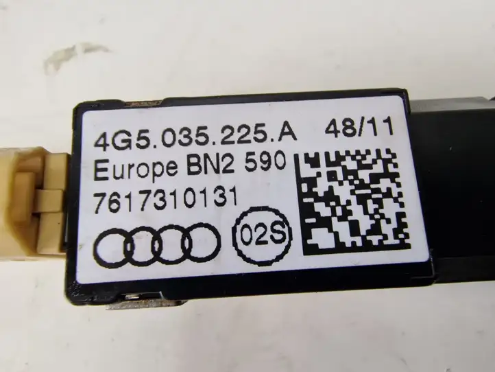 Audi A6 C7 (2011 - 2014) 4G5035225A Усилитель антенны — фото 2
