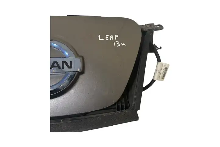 Nissan Leaf I (ZE0) (2010 - 2017) Крышка зарядного разъема — фото 4