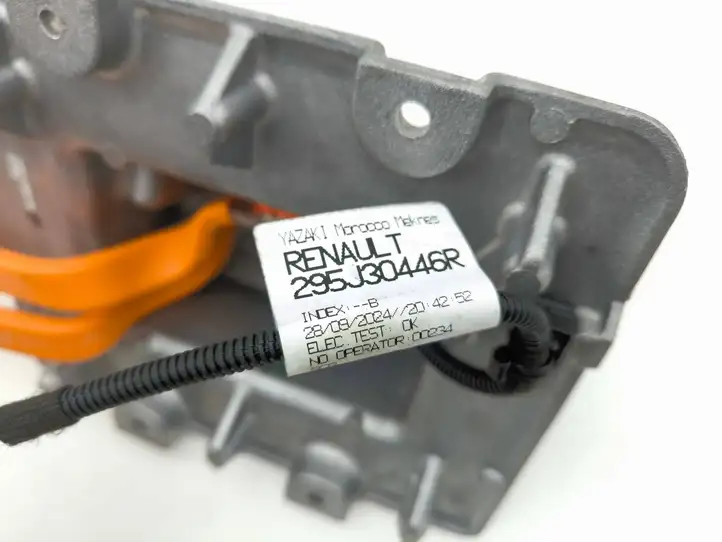 Renault Megane E-Tech 295J30446R Реле защиты аккумулятора — фото 9