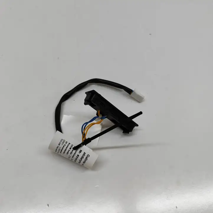 Nissan Qashqai J12 (2021 - ) 253806UA1A Кнопка закрытия багажника — фото 3