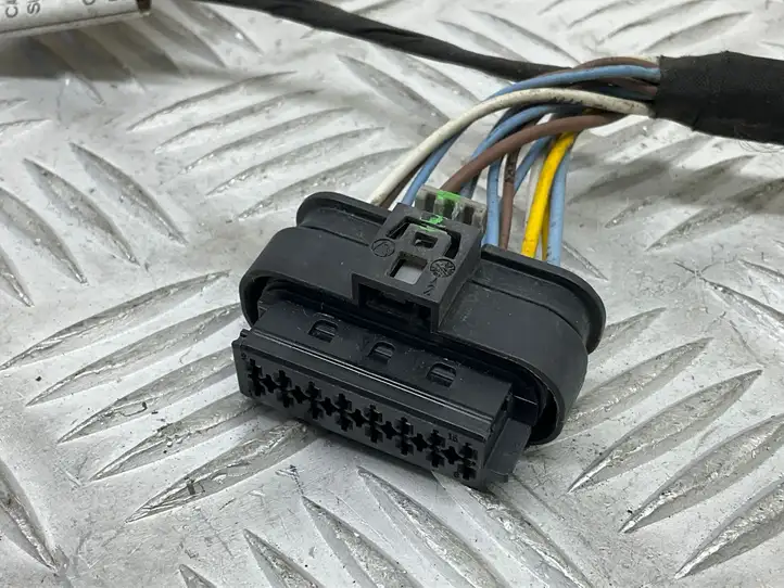 Audi A6 C7 (2011 - 2014) 4G0971765B Прочие детали системы AdBlue — фото 4