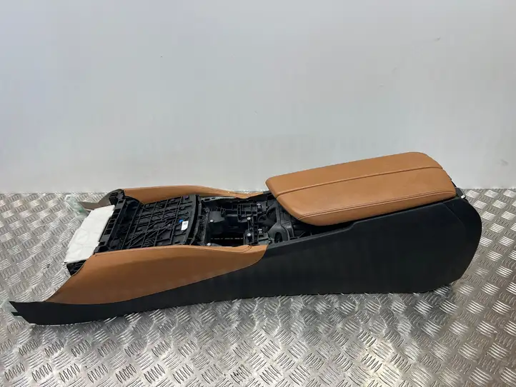 BMW 5 G30 G31 (2016 - ) 9330629 Ящик центральной консоли — фото 8