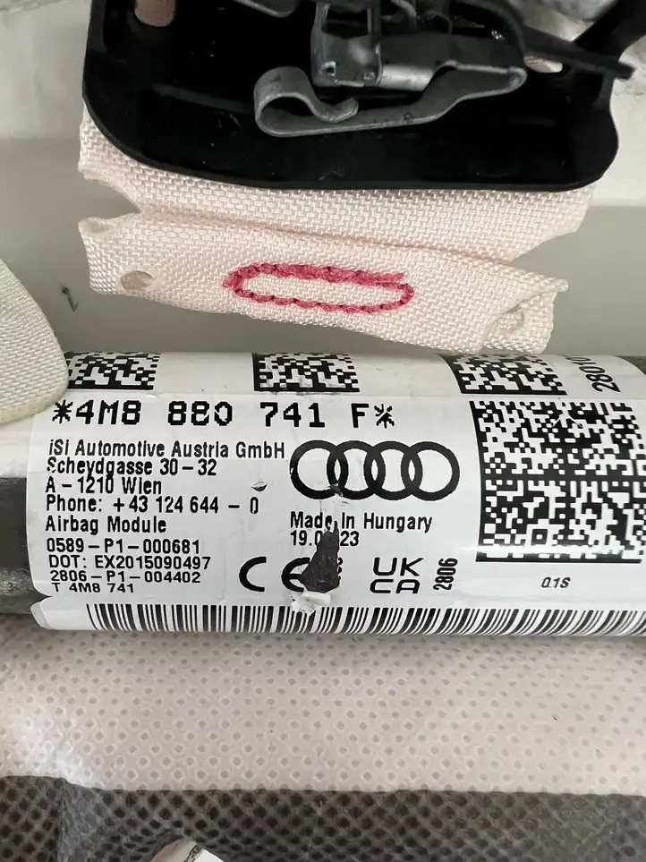 Audi Q8 (2018 - ) 4M8880742F Боковая подушка безопасности шторка — фото 8