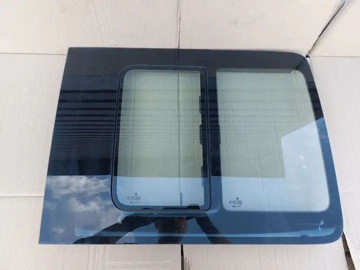 Volkswagen Caddy (2004 - 2010) 2K0847758 Заднее боковое стекло — фото 9
