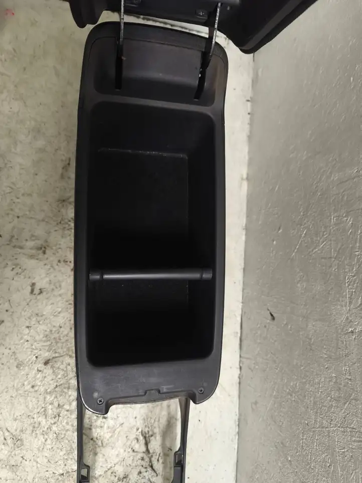 Toyota Avensis T250 (2006 - 2009) 5892305020 Задняя пепельница — фото 5
