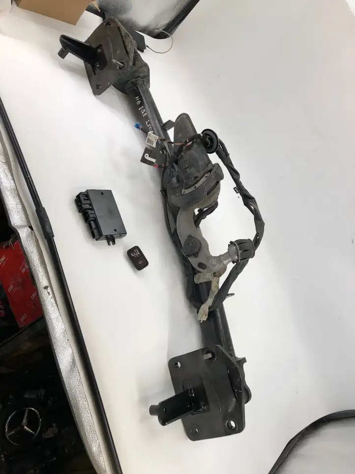Mercedes-Benz EQE v295 (2022 - ) A2943100000 Комплект буксировочного крюка — фото 1