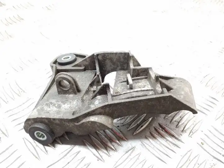 Volkswagen Transporter - Caravelle T5 (2003 - 2009) 7H0711781D Кронштейн троса переключения передач — фото 1