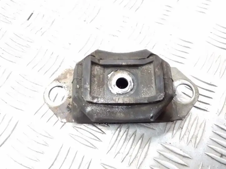 Nissan Qashqai (2006 - 2010) Подушка КПП — фото 1