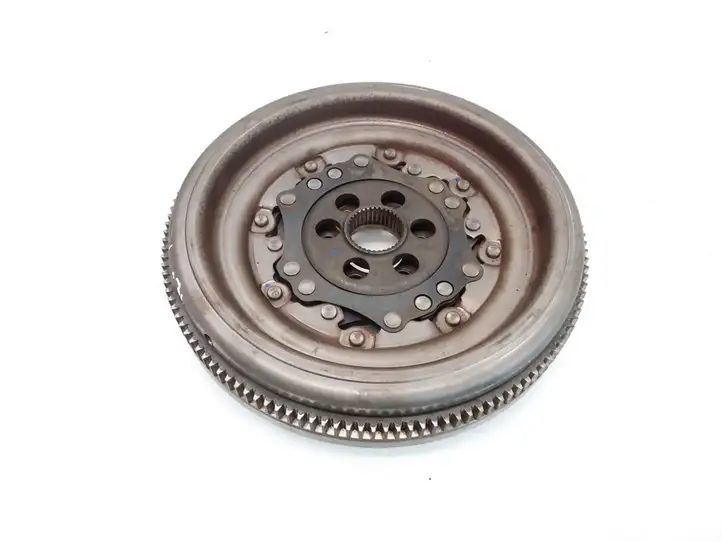 Volkswagen PASSAT B7 (2011 - 2014) 03L105266AK Двухмассовый маховик — фото 1