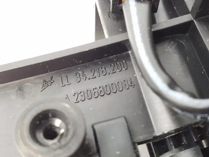 Mercedes-Benz SL R230 (2001 - 2012) A2306800084 Кнопка бардачка — фото 3