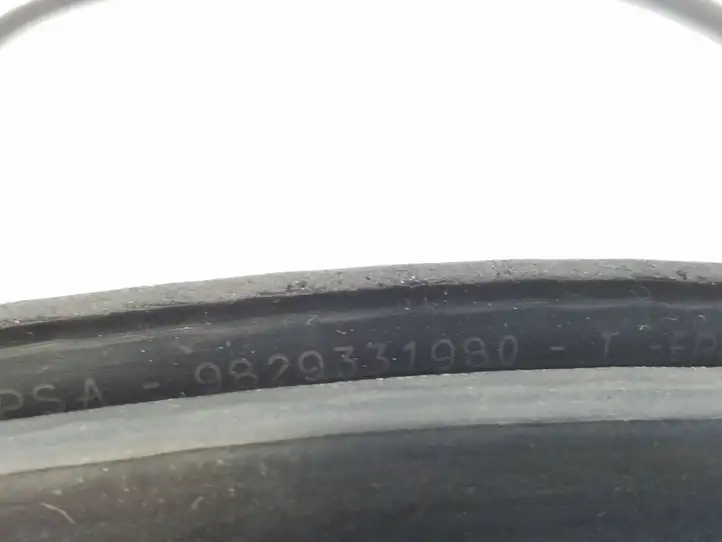 Opel Corsa F (2019 - ) 9829331980 Уплотнитель кузова — фото 4