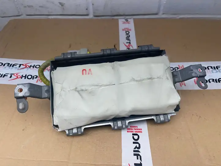 Toyota Prius (XW30) (2009 - 2015) Подушка безопасности пассажира — фото 1