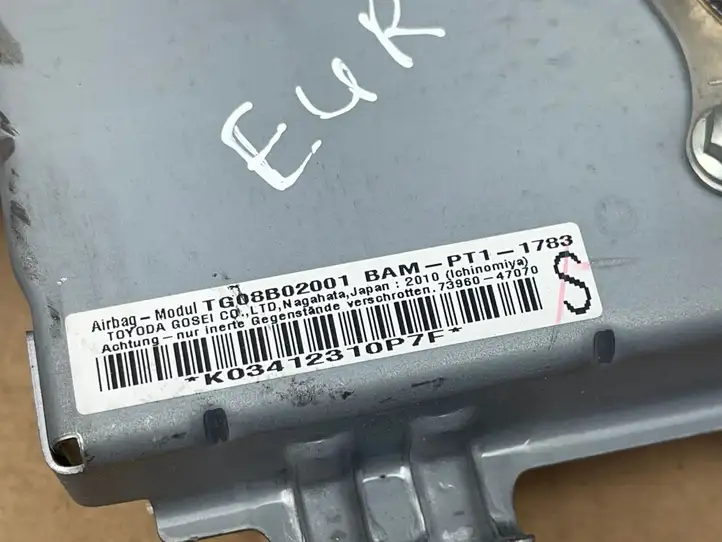 Toyota Prius (XW30) (2009 - 2015) Подушка безопасности пассажира — фото 2