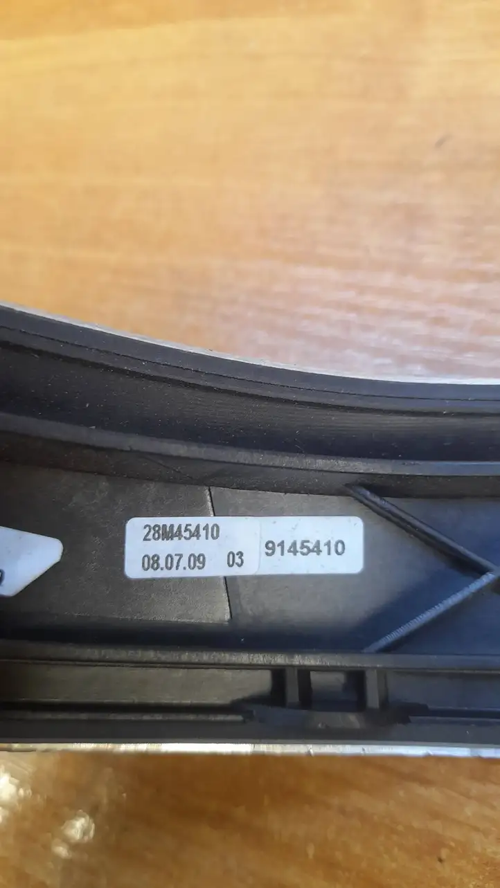 BMW 3 E90 E91 (2005 - 2012) 9145410 Прочая отделка задней двери — фото 2